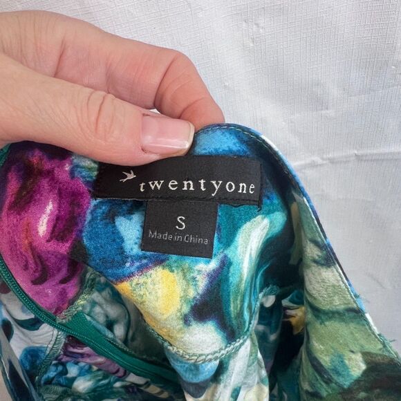 TwentyOne Skater Mini Skirt Bold Maximal Floral Print Size Small 100% Cotton - Picture 6 of 8